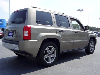 LIMITED SUV 2.4L Advanced Multi-Stage Front Seat Frontal Airbags, image 9