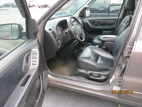 2003 Ford Escape Limited Sport Utility 4-Door 3.0L Repairable Mechanical Runs, image 8