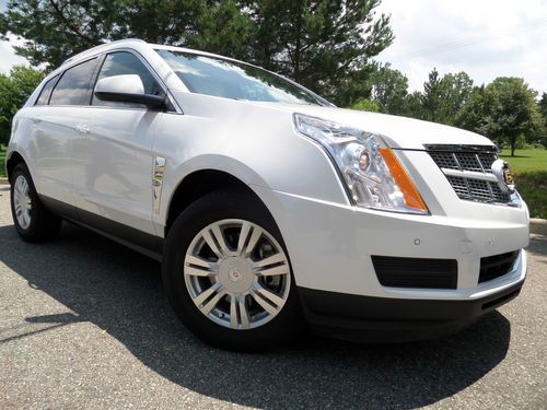 2011 cadillac srx luxury / no reserve/ navigation/ back up camera/ panoroof/