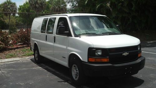2005 chevrolet express 2500 base standard cargo van 3-door 4.8l