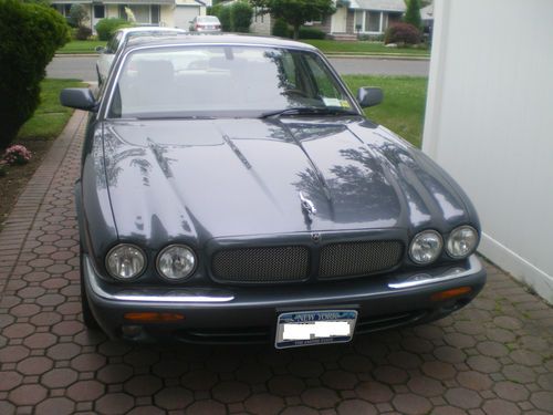 2001 jaguar xjr base sedan 4-door 4.0l
