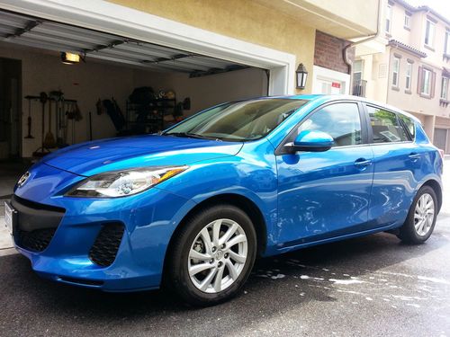 2012 grand touring skyactive hatchback great condition blue, fully loaded