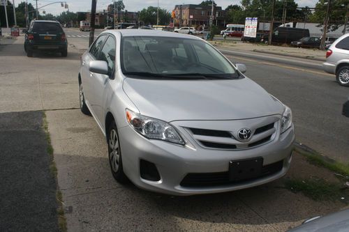 2011 toyota corolla le sedan 4-door 1.8l