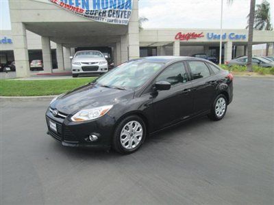 2012 ford focus se sedan, 1 owner, clean carfax, reasonable reserve, financing