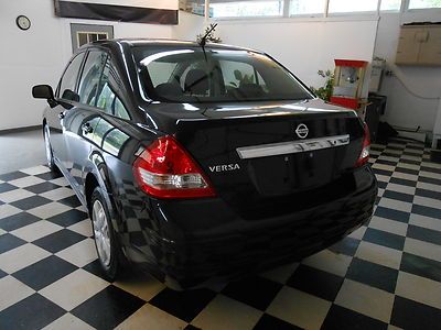 2011 Nissan Versa 15K NO RESERVE Salvage Rebuildable 34 MPG, image 4