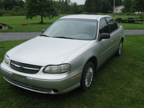 2001 chevrolet malibu base sedan 4-door 3.1l v6 good condition, drives great!