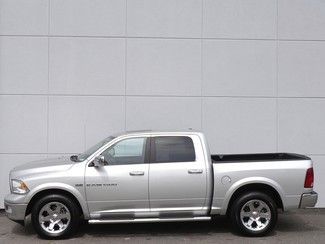 2011 dodge ram 1500 4wd 4dr silver laramie!