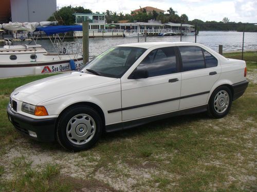 1993 bmw 318i base sedan 4-door 1.8l