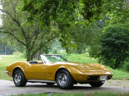 Unbelievable 1973 corvette roadster! show quality! rare color / 2 owner/ sharp!