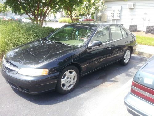 2000 nissan altima se sedan 4-door 2.4l