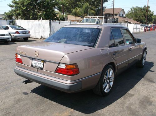 1993 Mercedes 300E, NO RESERVE, image 2