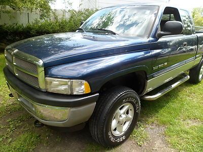 2001 dodge ram 1500 4x4 4door quadcab 5.9 liter 8 cylinder with air conditioning