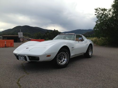 1976 chevrolet corvette stingray t-tops 4-speed stick shift manual chevy