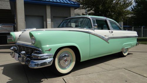1956 ford crown victoria....beautifully restored, p/s  !!!