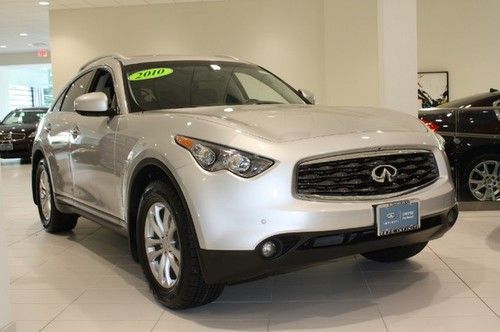 Black leather seats  sunroof all wheel drive navigation bose hands free