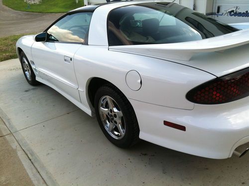 1999 Pontiac Firebird Trans Am, 6spd, 43k miles, 1 owner, MINT!!!, image 2