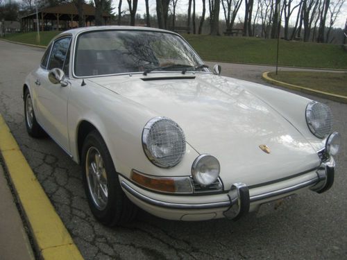 Porsche 911 t=touring