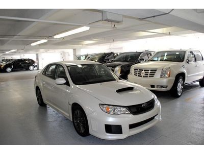 Wrx manual 2.5l cd awd turbocharged power steering 4-wheel disc brakes a/c abs