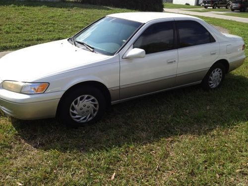 1999 toyota camry le sedan 4-door 2.2l