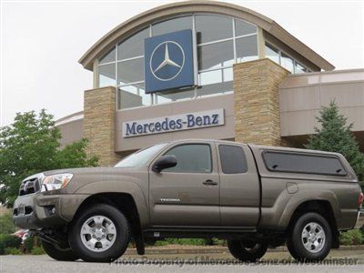 2012 toyota tacoma 4x4 / 8k miles / matching topper / 1 owner