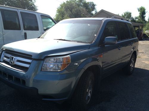 Honda pilot ex-l awd 2007.. low miles.... good deal..