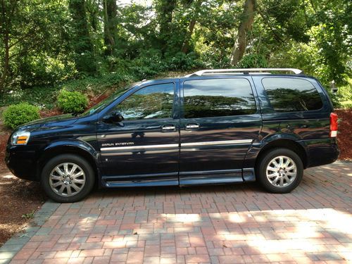 Handicapped accessible 2006 buick terraza minivan