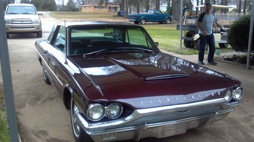 1964 ford thunderbird,390 aotomatic with ac, orginal,burgendy with black intr