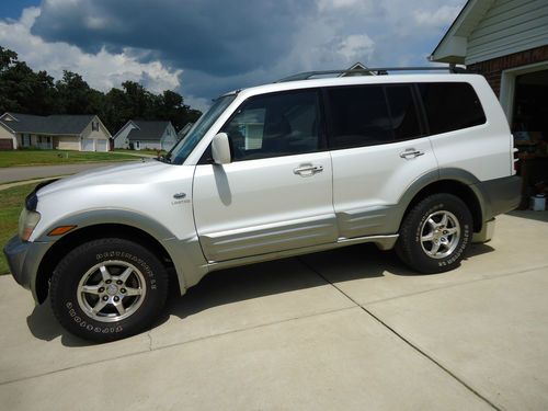 Color: Pearl, 4WD, 3rd Row, sun roof, leather/wood interior, heated front seats, US $6,000.00, image 2