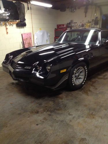 1981 chevrolet camaro z28 coupe 2-door 5.0l