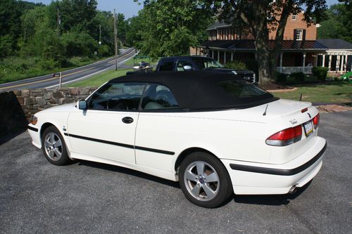 2002 saab 9-3 se convertible 2-door 2.0l, low miles, great condition