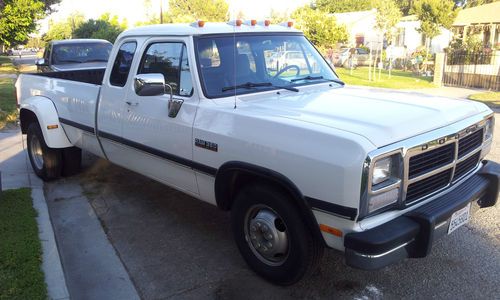 1992 dodge d350 dually  5 speed  truck diesel cummins  147 k  miles original