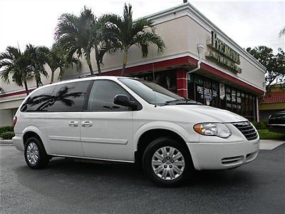 Florida 1-owner, perfect carfax, 7-pass stow &#039;n go seating, extra clean !!