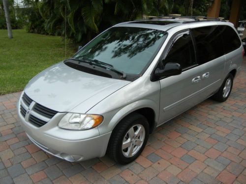 2006 grand caravan sxt~quad leather seats~moonroof~heated seats~pwr doors/hatch~