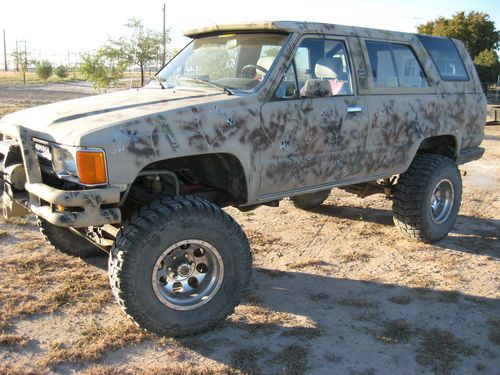 1987 toyota 4runner,4&#034; superlift,33&#034; procomps,4.88s detroit trutracs.