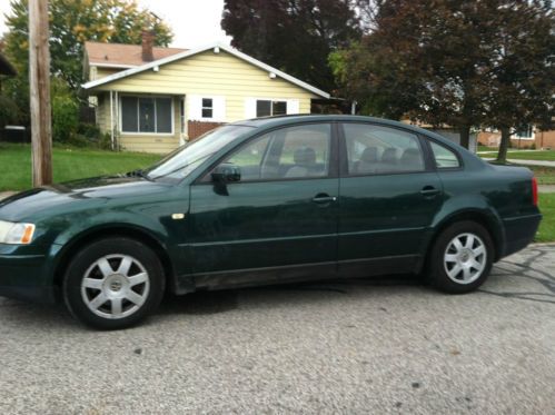 1999 volkswagen passat glx sedan 4-door 2.8l