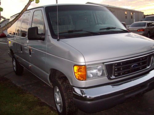 2005 ford e-350 super duty 12 passenger van 2-door 5.4l