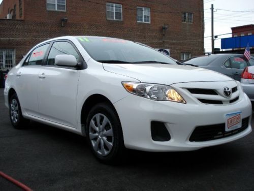 2011 toyota corolla le sedan 4-door 1.8l