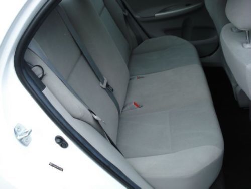 2011 Toyota Corolla LE Sedan 4-Door 1.8L, image 8