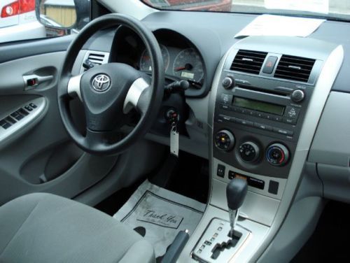 2011 Toyota Corolla LE Sedan 4-Door 1.8L, image 9