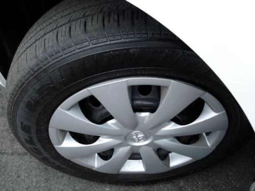 2011 Toyota Corolla LE Sedan 4-Door 1.8L, image 17