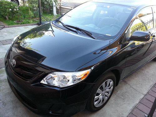 2012 toyota corolla le sedan 4-door 8,000 miles!! best price!!! clean title!!!