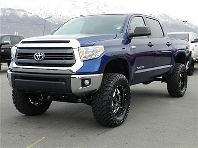 2014 tundra crew max custom new lift wheels tires navigation auto tow low miles