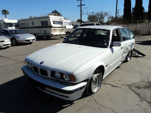 1995 bmw 525i base sedan 4-door 2.5l, no reserve