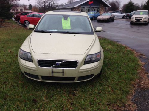 2005 volvo s40 i sedan 4-door 2.4l