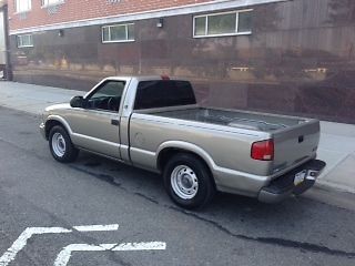 2002 gmc sonoma sl standard cab pickup 2-door 2.2l