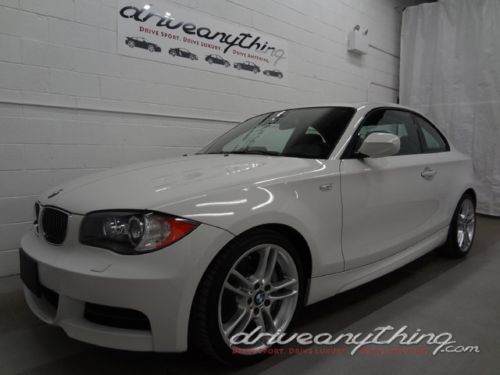 &#039;11 135i 6spd! 28k mi! m sport navigtn prempckg ipod white/blk xen memsts