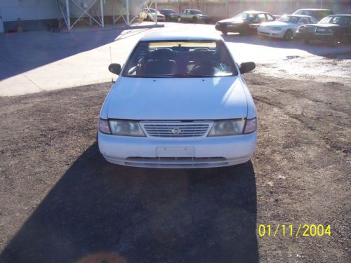 1996 nissan sentra gxe sedan 4-door 1.6l