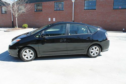 2005 toyota prius hatchback 4-door 1.5l; navigation; no reserve!