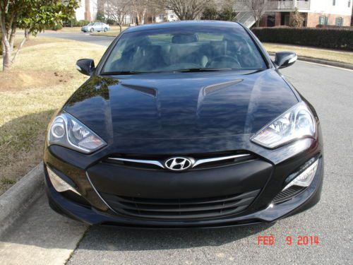 2013 hyundai genesis coupe  track  2-door 3.8l 3000 miles