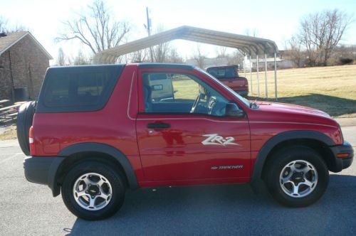 2001 chevrolet tracker zr2 sport utility 2-door 2.0l